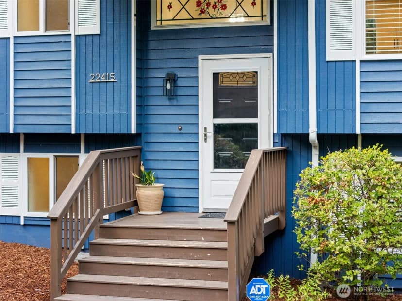 Property photo for 22415 Sunridge Way Ne, Poulsbo photo 3