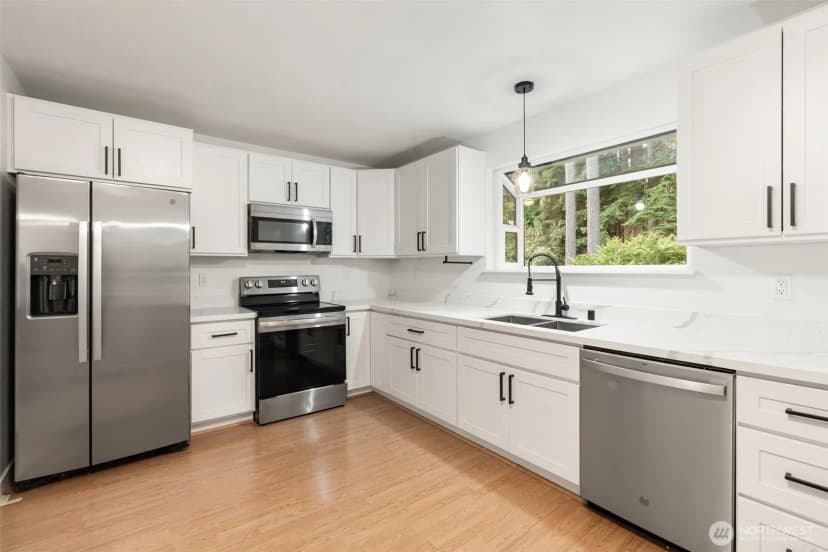 Property photo for 22415 Sunridge Way Ne, Poulsbo photo 9