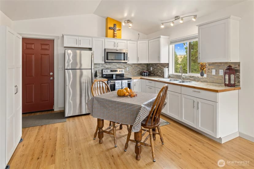 Property photo for 381 Twin Lakes Road, Cle Elum photo 5