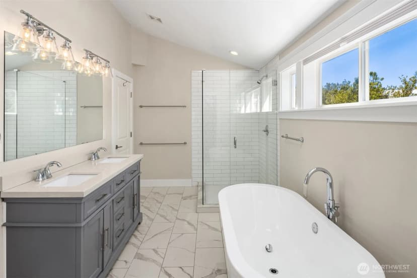 Property photo for 209 32nd Avenue, Seattle photo 18