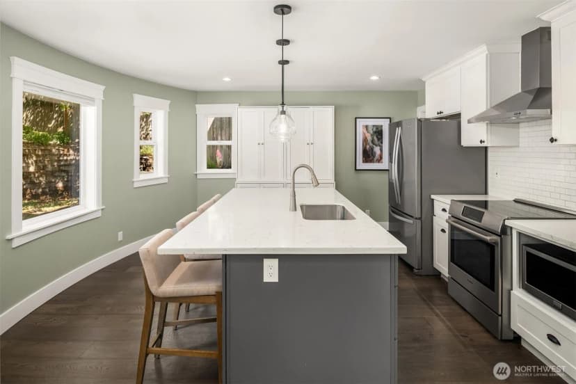 Property photo for 209 32nd Avenue, Seattle photo 9