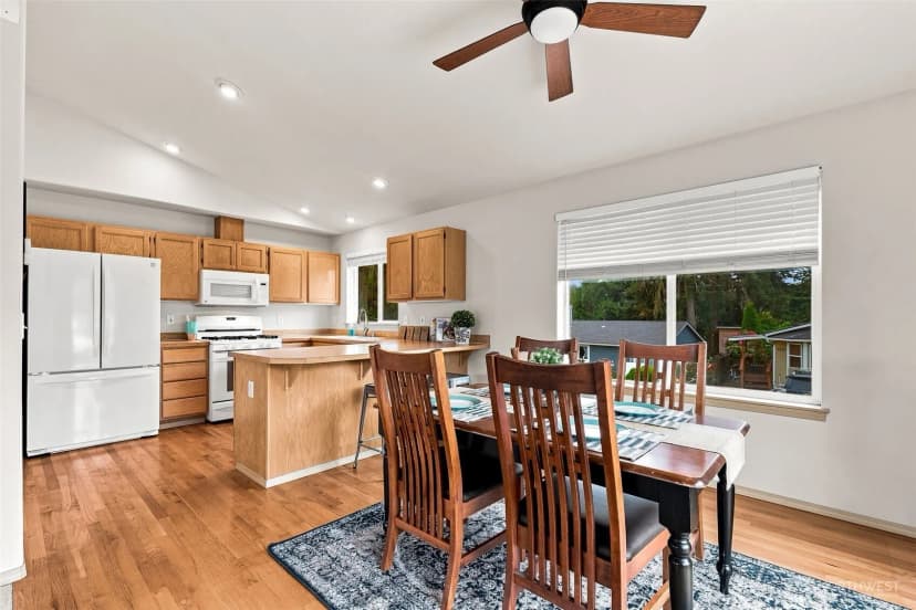 Property photo for 714 144th Street Sw, Lynnwood photo 6