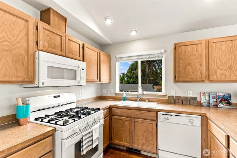 Property photo for 714 144th Street Sw, Lynnwood photo 9