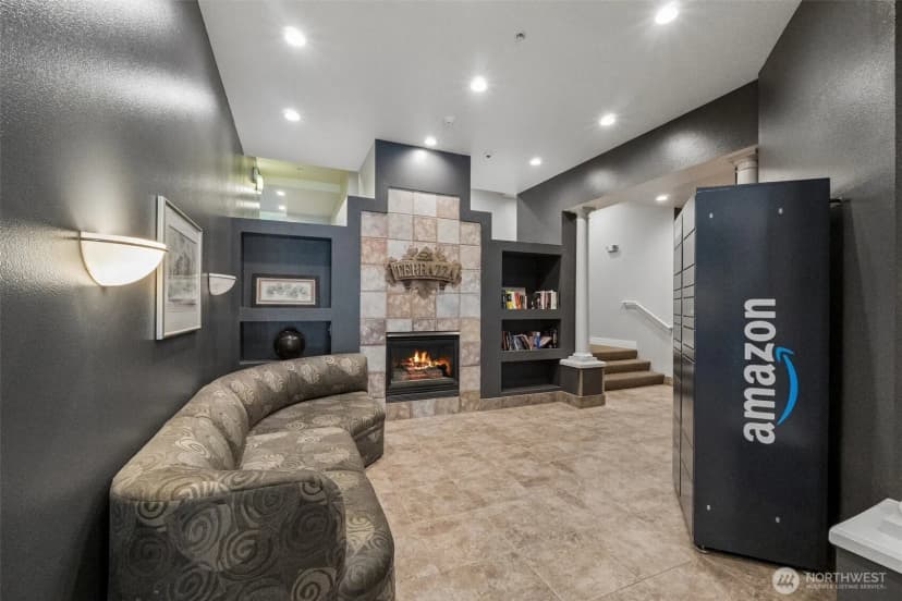 Property photo for 4343 Roosevelt Way Ne #608, Seattle photo 4