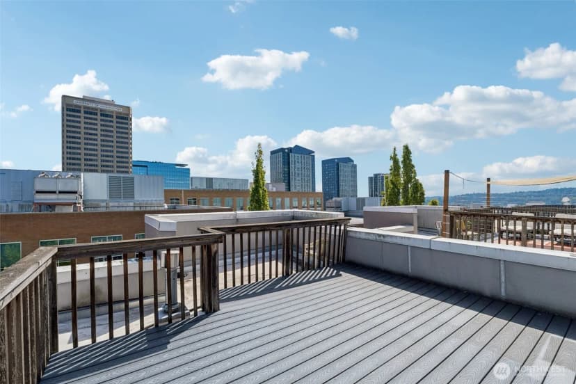 Property photo for 4343 Roosevelt Way Ne #608, Seattle photo 23
