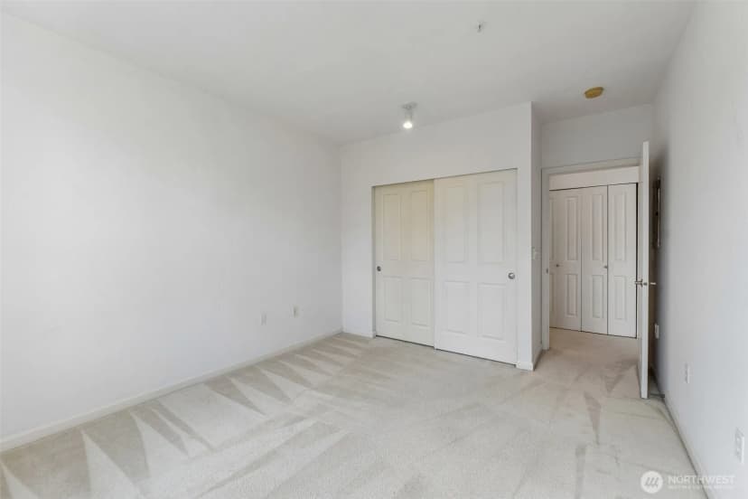 Property photo for 4343 Roosevelt Way Ne #608, Seattle photo 19