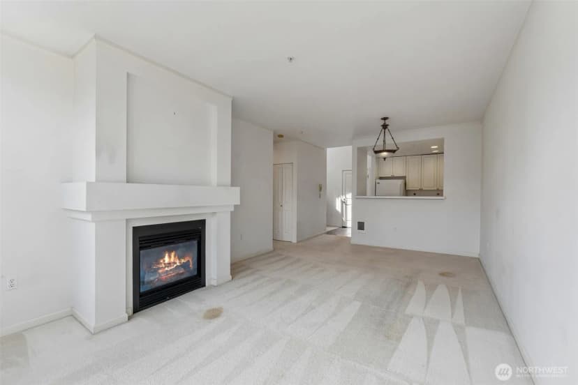 Property photo for 4343 Roosevelt Way Ne #608, Seattle photo 11