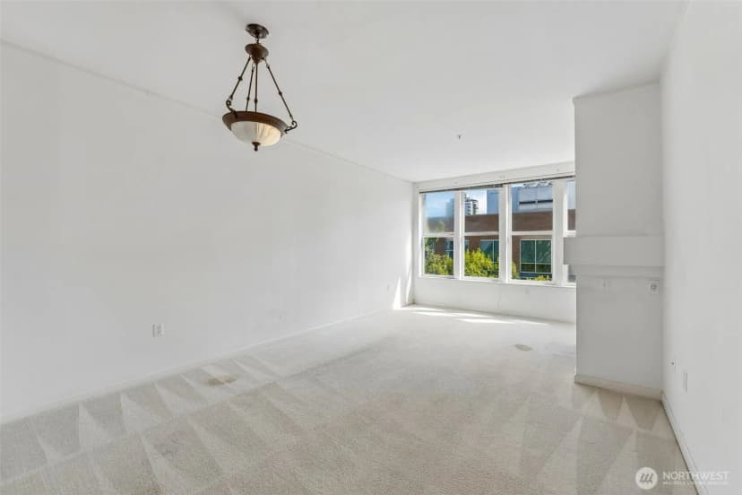 Property photo for 4343 Roosevelt Way Ne #608, Seattle photo 10