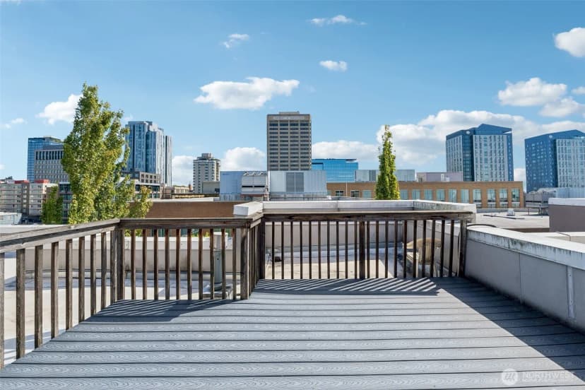 Property photo for 4343 Roosevelt Way Ne #608, Seattle photo 25