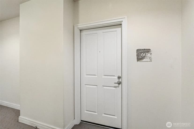 Property photo for 4343 Roosevelt Way Ne #608, Seattle photo 5