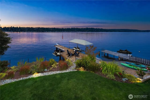 Property photo for 13031 Holmes Point Drive Ne, Kirkland photo 2