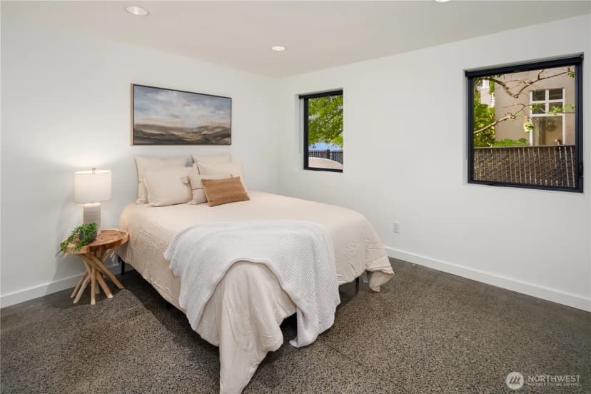 Property photo for 13031 Holmes Point Drive Ne, Kirkland photo 32