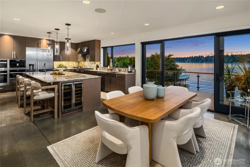 Property photo for 13031 Holmes Point Drive Ne, Kirkland photo 10