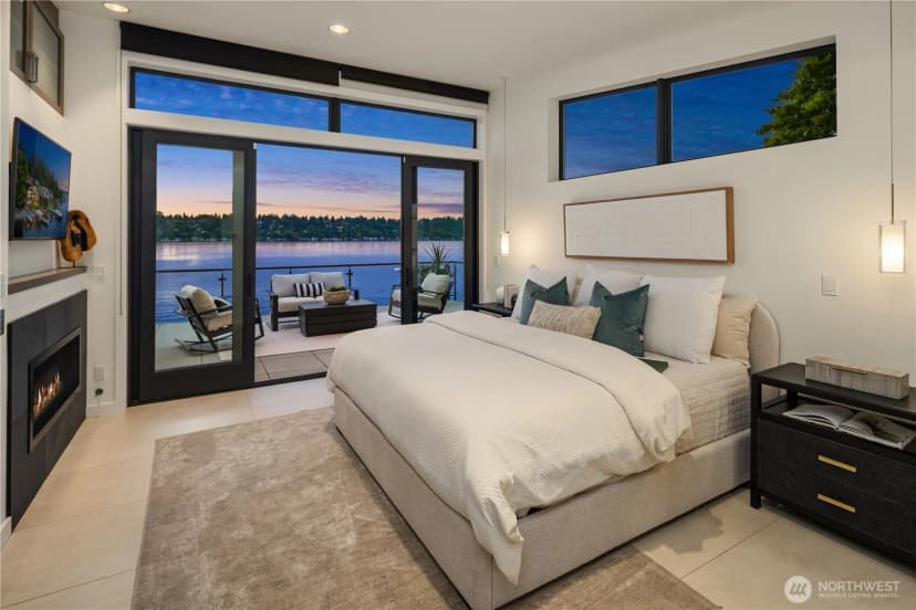 Property photo for 13031 Holmes Point Drive Ne, Kirkland photo 19