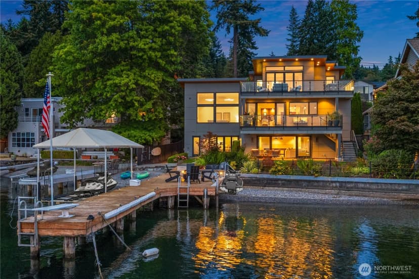 Property photo for 13031 Holmes Point Drive Ne, Kirkland
