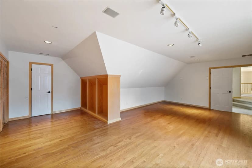 Property photo for 1018 254th Avenue Ne, Redmond photo 21