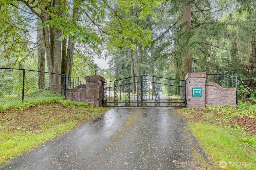 Property photo for 1018 254th Avenue Ne, Redmond