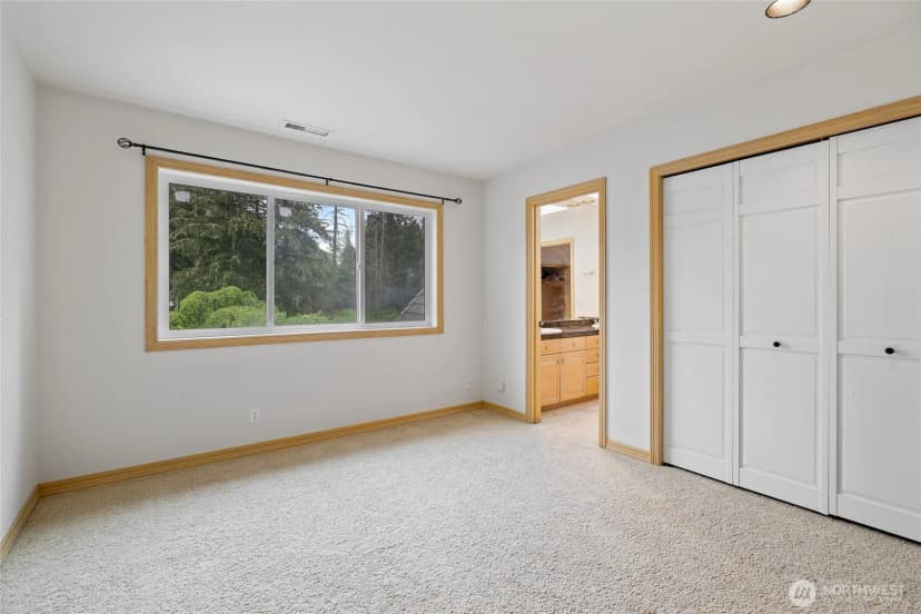 Property photo for 1018 254th Avenue Ne, Redmond photo 16