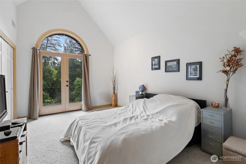 Property photo for 1018 254th Avenue Ne, Redmond photo 15