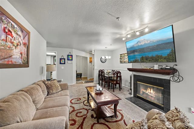 Property photo for 1825 S 330th St #f203, Federal Way photo 4