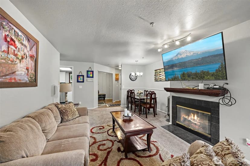 Property photo for 1825 S 330th St #f203, Federal Way photo 4