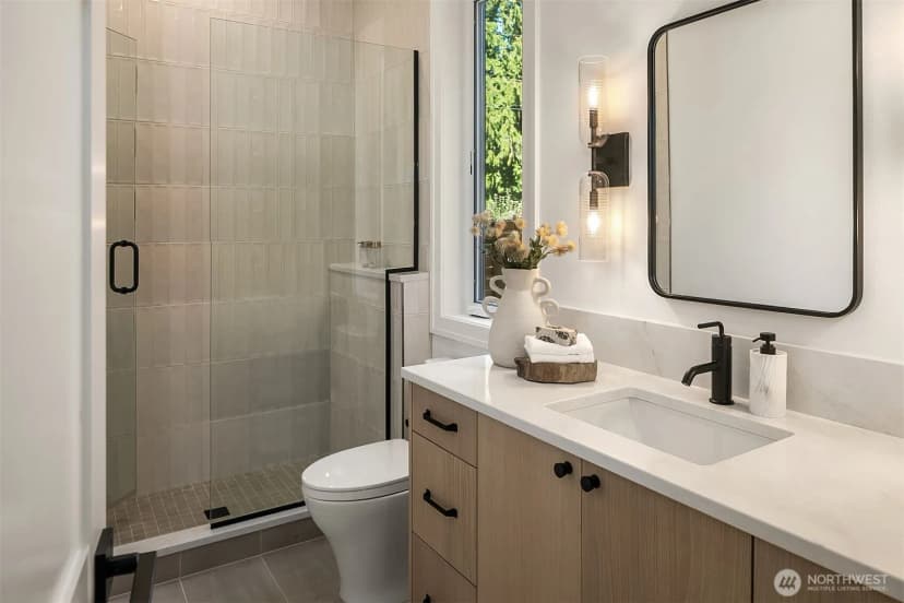 Property photo for 1706 111th Avenue Ne, Bellevue photo 38