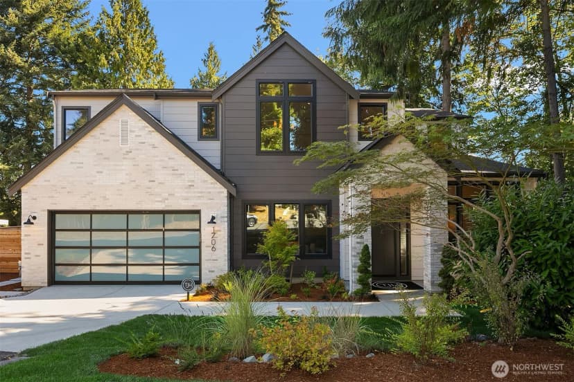 Property photo for 1706 111th Avenue Ne, Bellevue photo 2