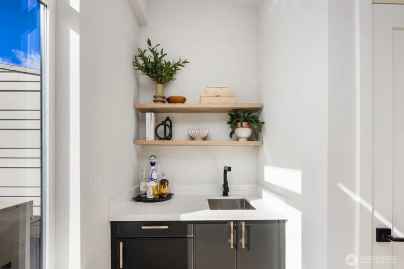 Property photo for 3625 Wallingford Avenue N #a, Seattle photo 8