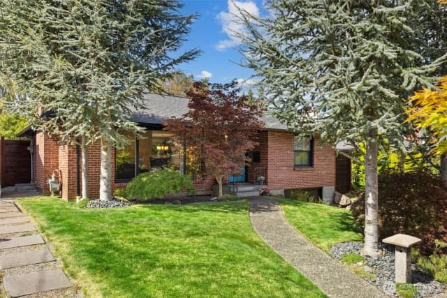 Property photo for 3429 40th Avenue W, Seattle photo 2