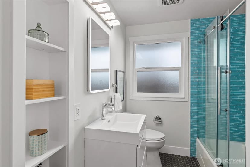 Property photo for 3429 40th Avenue W, Seattle photo 19