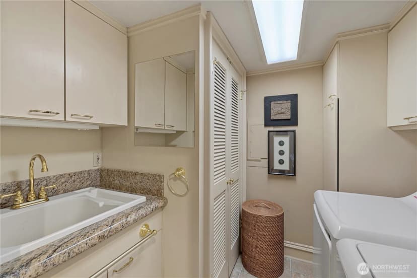 Property photo for 101 99th Avenue Ne #301, Bellevue photo 36