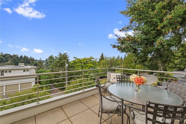 Property photo for 101 99th Avenue Ne #301, Bellevue photo 4