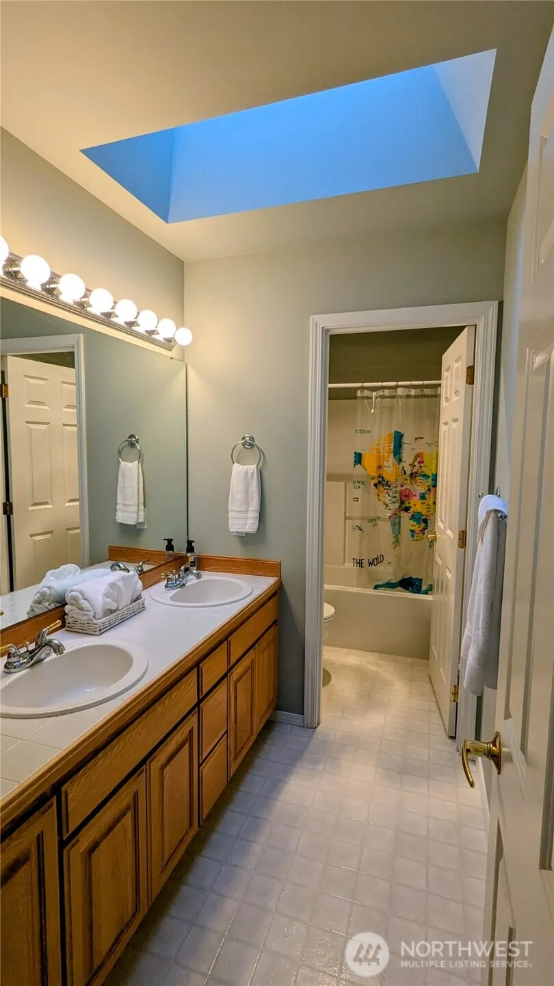 Property photo for 18431 12th Drive Se, Bothell photo 30