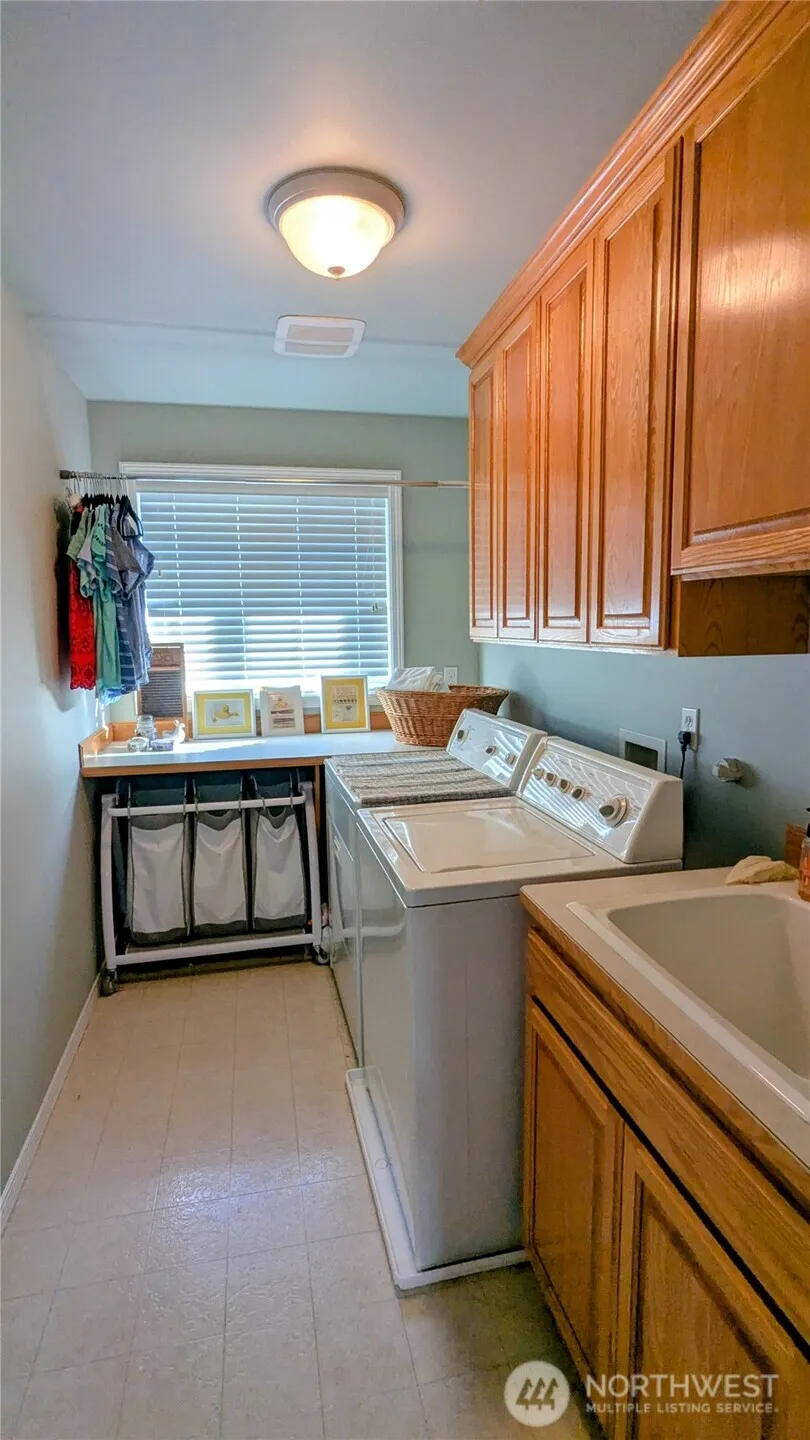 Property photo for 18431 12th Drive Se, Bothell photo 34