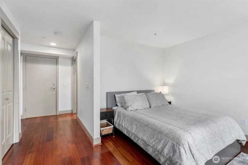 Property photo for 4547 8th Avenue Ne #508, Seattle photo 8