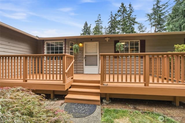 Property photo for 104 Barbara Lane, Everett photo 2