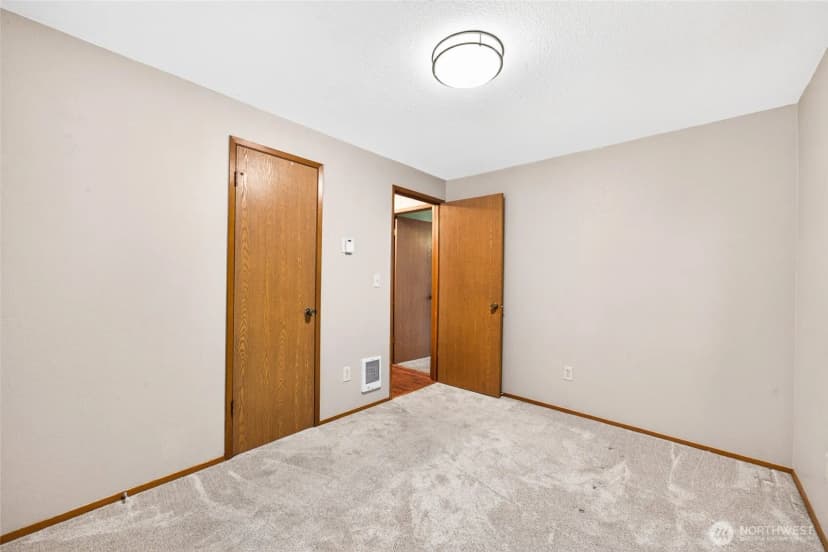 Property photo for 104 Barbara Lane, Everett photo 18