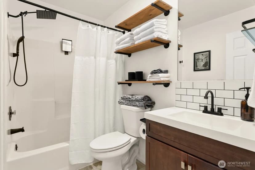 Property photo for 3406 W Government Way #3, Seattle photo 14