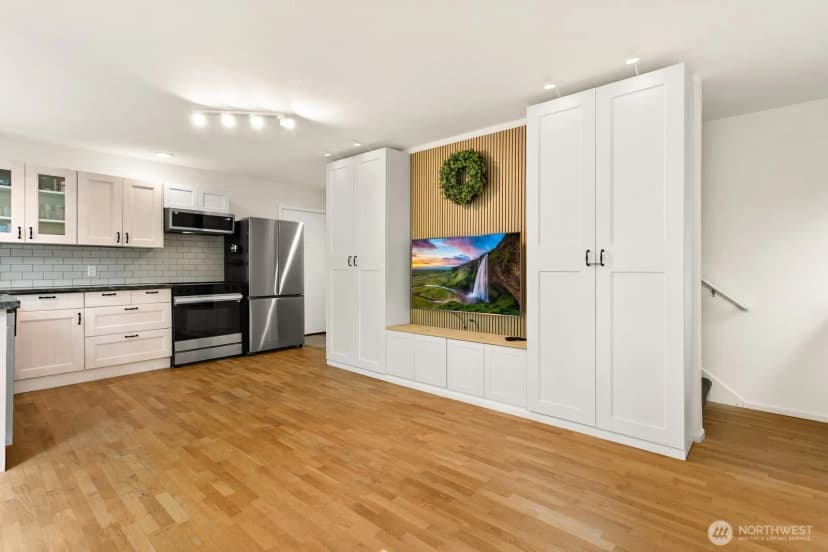 Property photo for 3406 W Government Way #3, Seattle photo 5