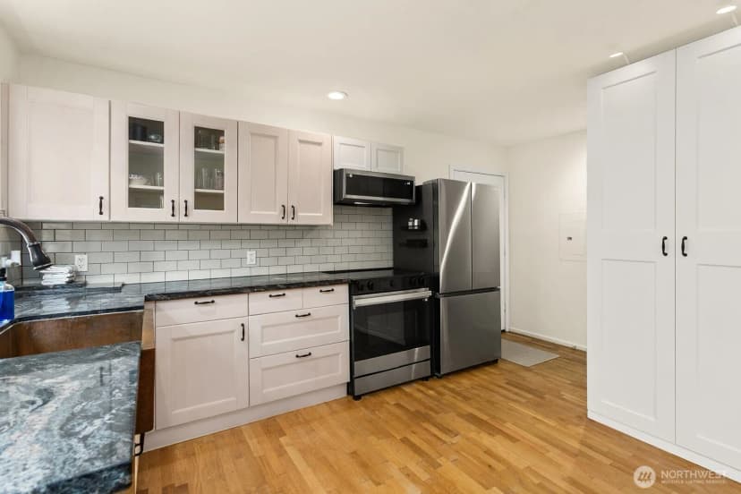Property photo for 3406 W Government Way #3, Seattle photo 6