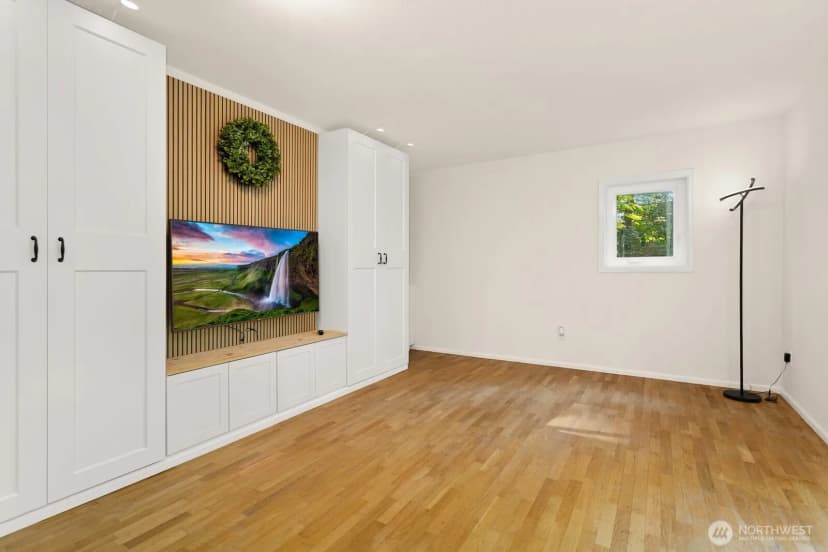 Property photo for 3406 W Government Way #3, Seattle photo 9