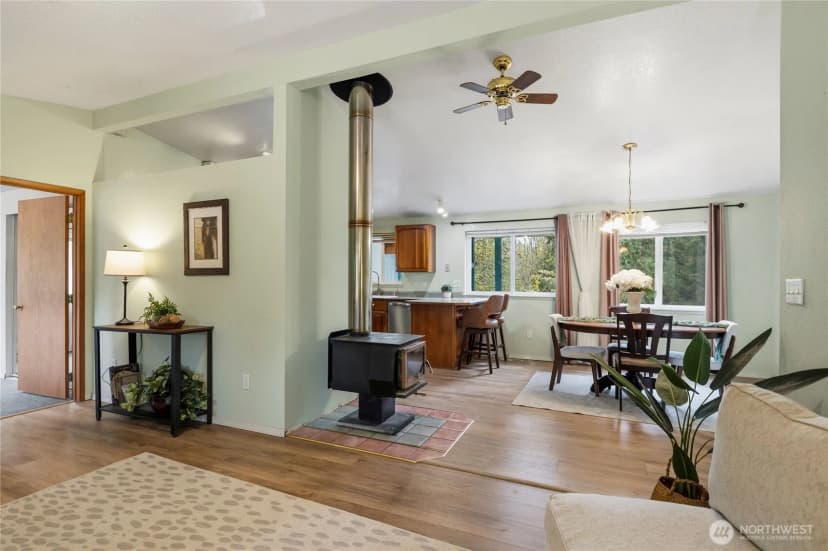 Property photo for 12517 Kapowsin Highlands Drive E, Graham photo 11