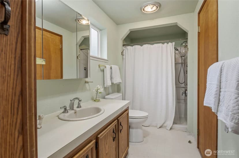 Property photo for 12517 Kapowsin Highlands Drive E, Graham photo 20
