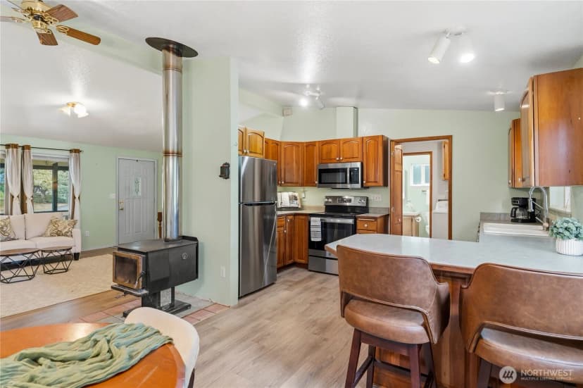 Property photo for 12517 Kapowsin Highlands Drive E, Graham photo 14