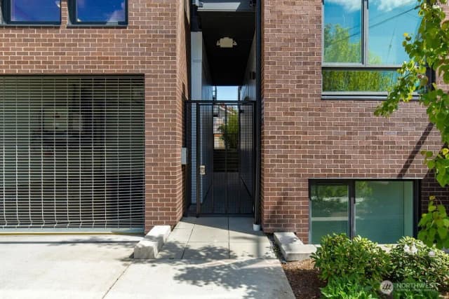 Property photo for 1601 N 45th Street #214, Seattle photo 3
