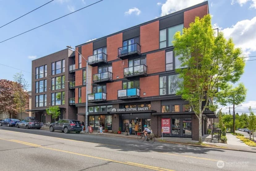 Property photo for 1601 N 45th Street #214, Seattle photo 2