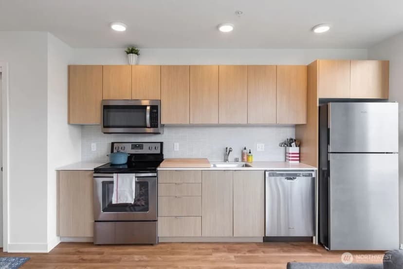 Property photo for 1601 N 45th Street #214, Seattle photo 11