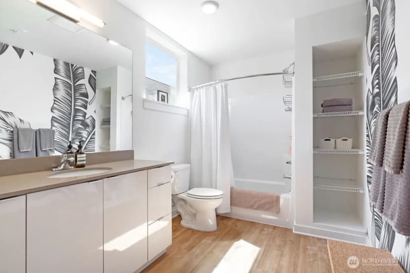 Property photo for 1601 N 45th Street #214, Seattle photo 17
