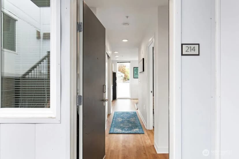 Property photo for 1601 N 45th Street #214, Seattle photo 4
