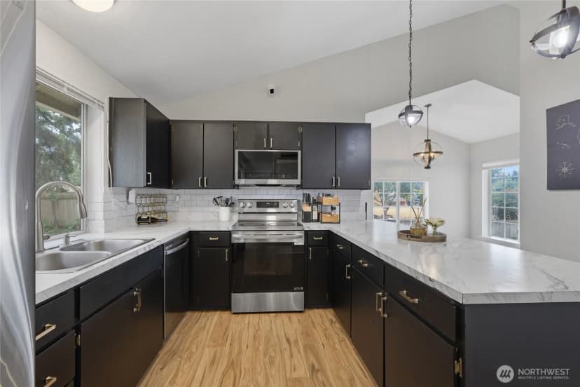 Property photo for 19111 11th Avenue Ct E, Spanaway photo 6